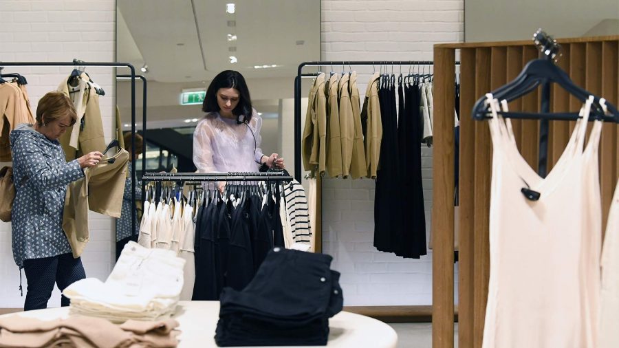 Западные компании регистрируют новые товарные знаки в России Не менее 14 ушедших из России западных компаний зарегистрировали новые товарные знаки с собственным брендом подсчитала для Известий юридическая компания Verba Legal www infoorel ru news zapadnye kompanii registriruyut novye tovarnye znaki v rossii html