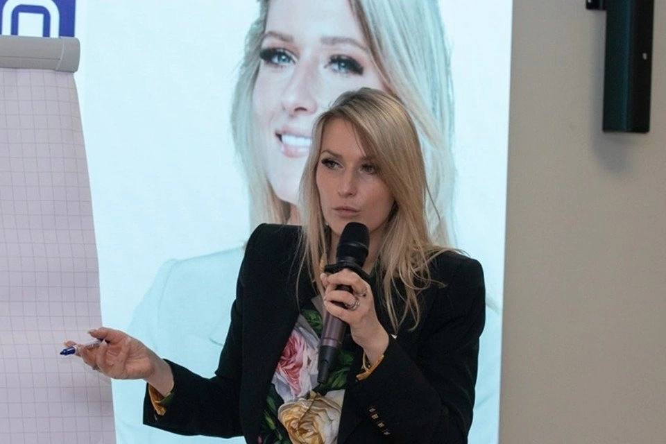 Встретилась с молодежью и проверила восстановление объектов: депутат Госдумы Яна Лантратова посетила ДНР Председатель комитета Госдумы по развитию гражданского общества Яна Лантратова с рабочим визитом посетила Донецкую Народную Республику. Она проверила ход восстановления социальных объектов, шефствующих за Челябинской областью, приняла участие в важных совещаниях и провела встречу с молодежью. Подробнее — в наших карточках.