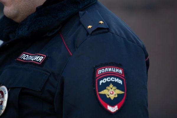 В Фурманове 20-летний рецидивист украл туалетную воду из магазина косметики На время следствия подозреваемый находится под подпиской о невыезде. ↗ Прислать новость Подписаться