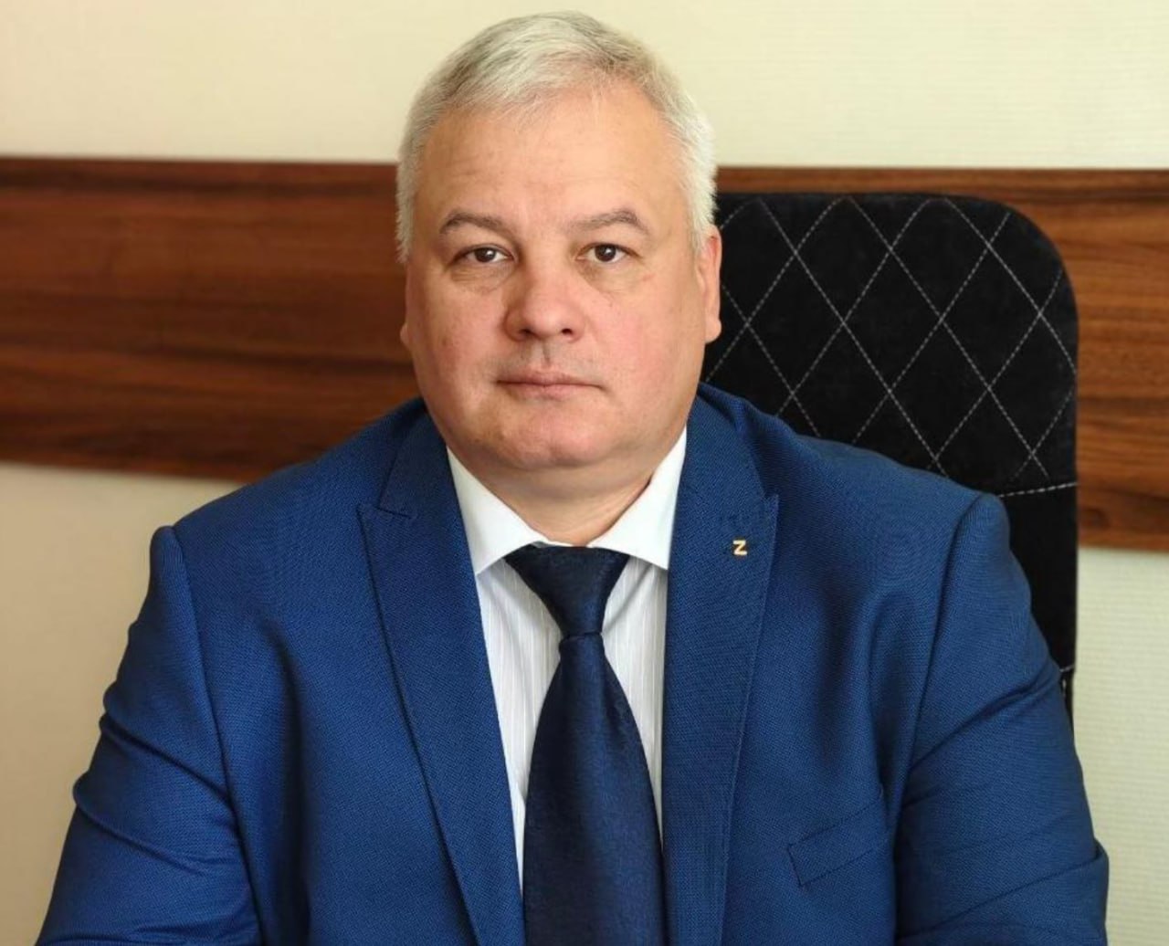 Экс-начальник ГУФСИН Ростовской области стал вице-мэром Красноярска Дмитрий Безруких возглавил департамент горхозяйства и транспорта, а также стал одним из заместителей главы города. Дмитрий Безруких родился в 1973 году в Богучанском районе. С 1999 года занимал различные должности в ГУФСИН по Красноярскому краю. С 2020 по 2024 год был руководителем ГУФСИН по Ростовской области. Отставку Безруких некоторые СМИ связывали с захватом заложников в ростовском СИЗО. Летом прошлого года заключенные взяли в заложники двоих сотрудников изолятора. Безруких является участником СВО. С 2024 года он работал замруководителя департамента горхозяйства и транспорта по кадровым и общим вопросам.