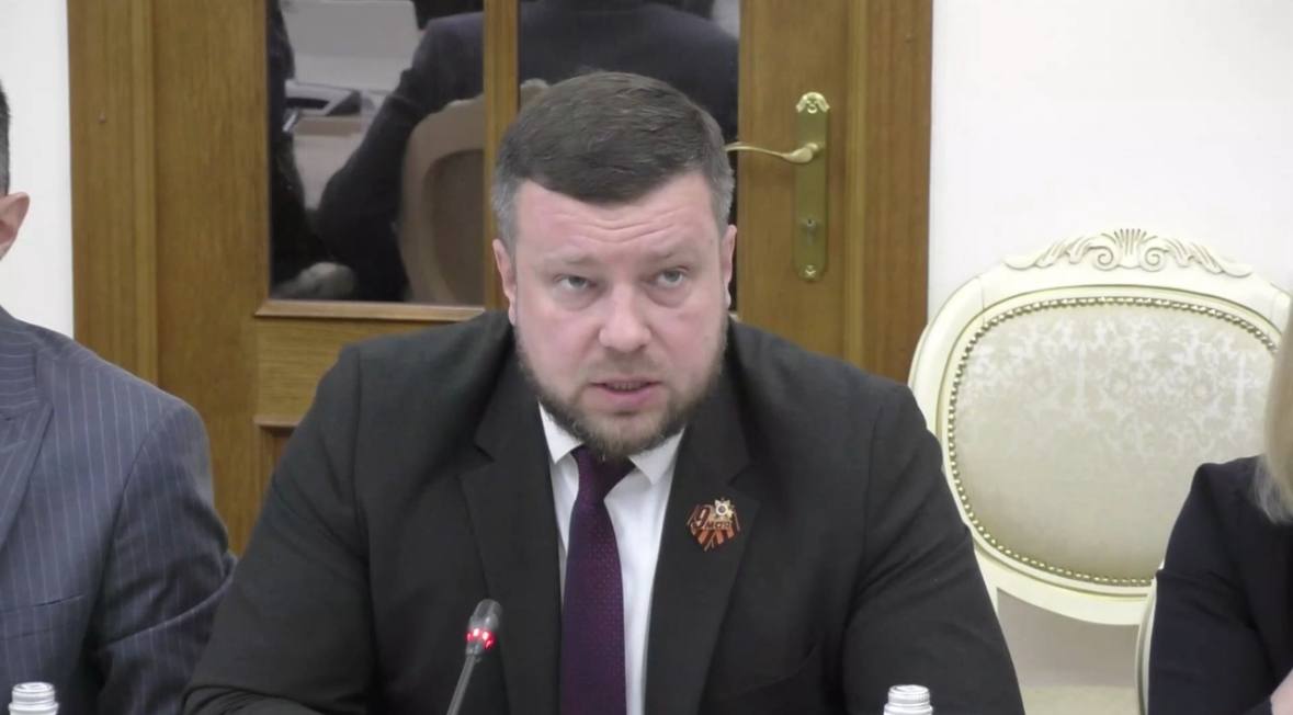 1 2 3 418 жилищных сертификатов выдано в Курской области за неделю Об этом на заседании рассказал врио зампредседателя Правительства региона Евгений Лобов. Всего принято 30993 заявления на получение сертификатов. Реализовано 3915 сертификатов на сумму 22 млрд 490 млн рублей. За неделю — 64 на сумму 370 млн рублей. «Вести.Курск». Только проверенная информация.