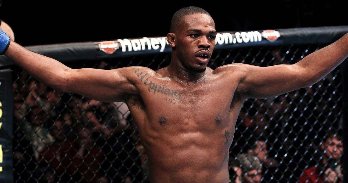 Чемпион UFC в тяжёлом весе Джон Джонс завершает карьеру. Об этом заявил президент лиги Дана Уайт. Джону Джонсу 37 лет, рекорд в MMA – 28-1. Он самый молодой чемпион в истории промоушена 23 года – выступал в UFC с 2008 года. Новым чемпионом в тяжелом весе стал Том Аспиналл, который владел временным поясом Приколы - Подпишись!