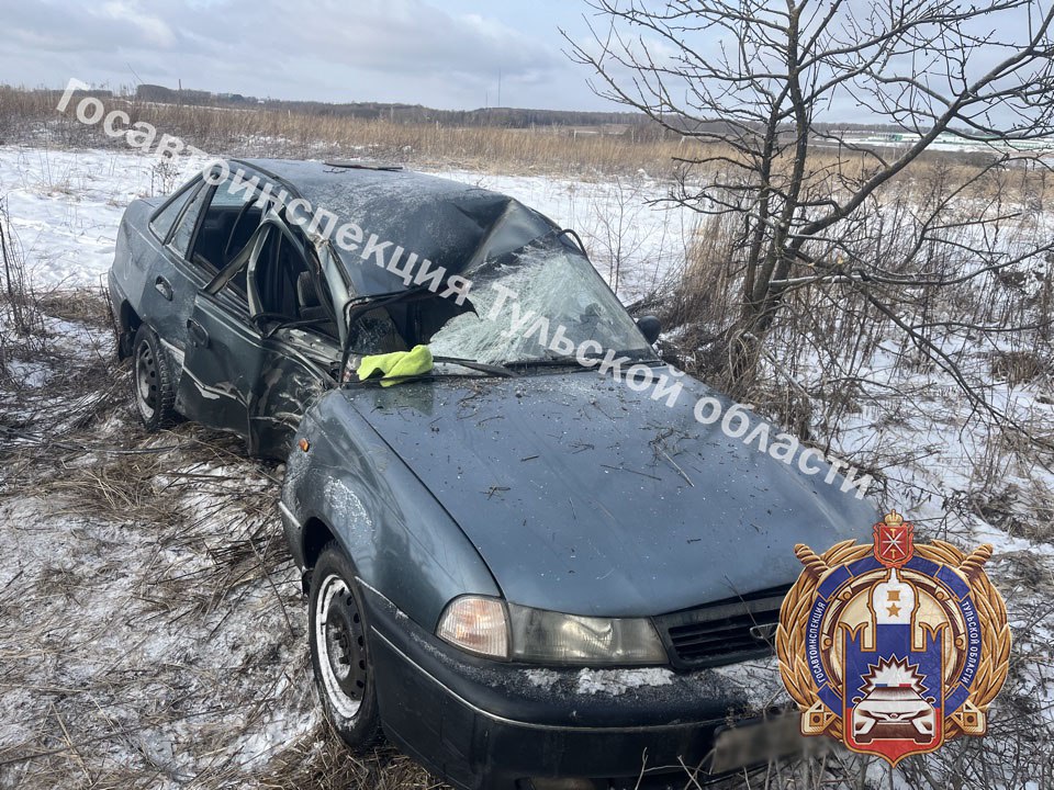 Под Тулой женщина не справилась с управлением машины и врезалась в дерево  В салоне автомобиля, попавшего в ДТП в воскресенье, помимо водителя находились два несовершеннолетних пассажира.  Подробнее   Подписаться