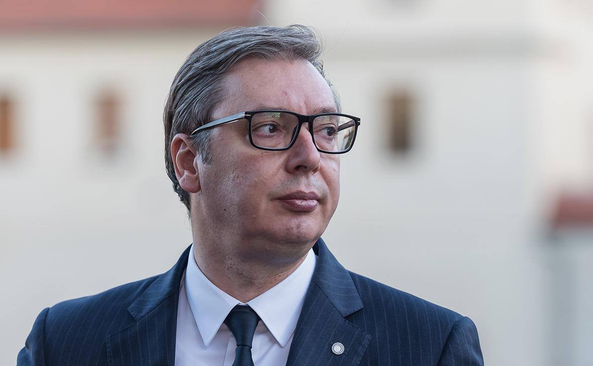Сербия не собирается вводить санкции и менять свою политику — президент Сербии Александр Вучич "Сербия не меняет свою позицию и не собирается ее менять, Сербия не собирается вводить санкции и менять свою политику. Это всё глупости. Не понимаю, кому это нужно и кто это выдумывает", — подчеркнул он. Ранее в СМИ появилась информация о том, что премьер Сербии под давлением Запада планирует отправить в отставку ряд пророссийских политиков.