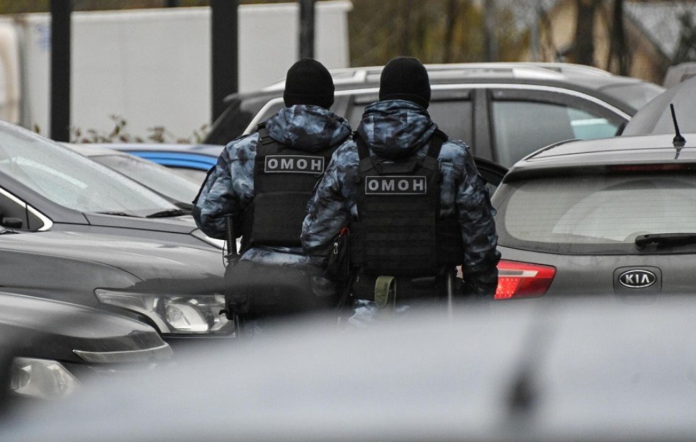 Генконсульство Узбекистана направило ноты в ведомства России в связи с гибелью соотечественника В соцсетях распространилась информация о смерти узбекистанца который был избит сотрудниками ОМОНа во время рейда   repost uz poprosili izuchit detali Подписывайтесь на Repost