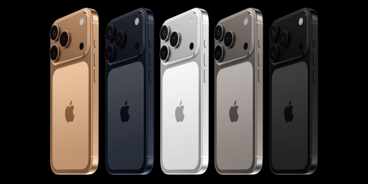 iPhone 17 представят 9 сентября — об этом сообщили немецкие мобильные операторы Продажи должны начаться 19 сентября. Всего в серию, по слухам, войдут четыре модели: базовая, Pro, Pro Max и Air, которая заменит вариант Plus и сможет похвастаться особенно тонким корпусом. Ожидается, что устройства получат переработанную заднюю панель и новую компоновку камер. Точные характеристики пока не раскрыты, но утечки указывают на улучшения дисплея и возможностей съёмки. Подписаться