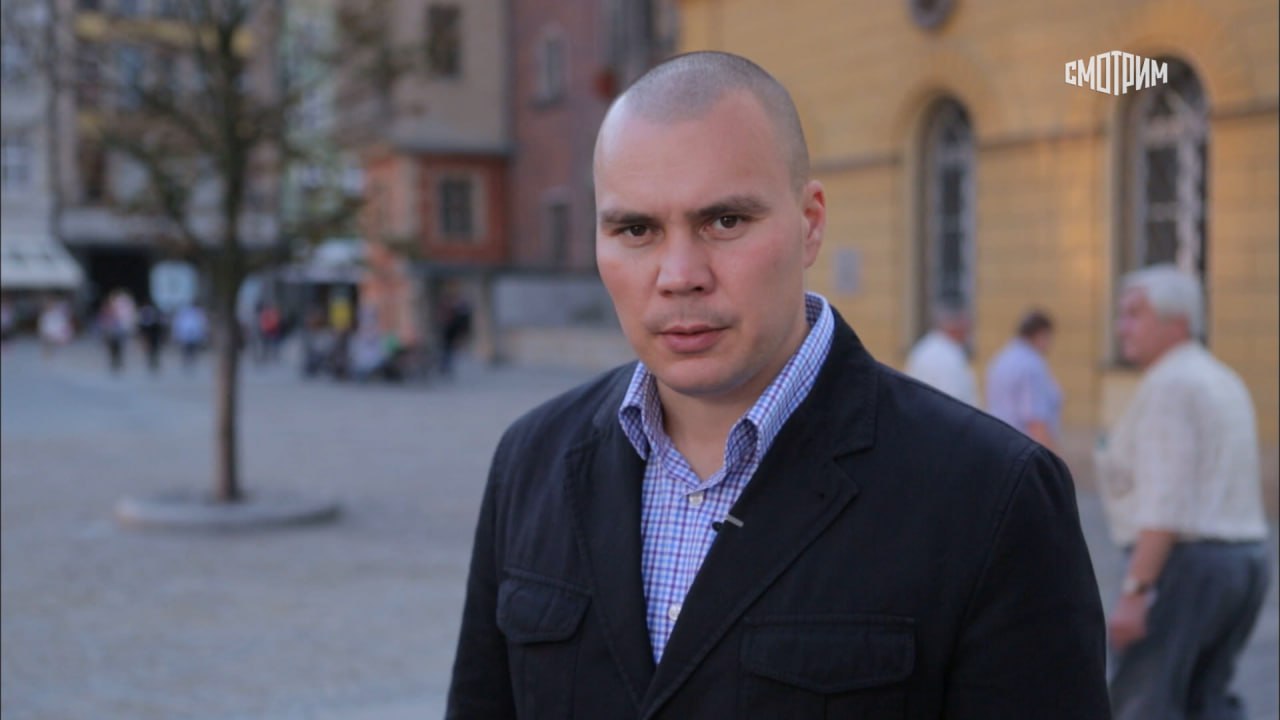 Заместитель гендиректора ВГТРК Андрей Медведев удостоен звания Заслуженный журналист России за заслуги в развитии отечественной журналистики и многолетнюю плодотворную деятельность