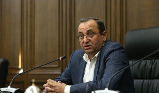 Оппозиция оспаривает конституционность закона об «отъеме» ЭСА и подала обращение в КС Оппозиционные фракции Национального собрания Армении подали обращение в Конституционный суд, оспаривая конституционность закона касающегося «отъема» Электросетей Армении ЭСО , принятого властями. По словам депутата фракции «Армения» Арцвика Минасяна, в обращении оспариваются несколько статей и формулировок закона. • Дзен • Сайт • TikTok • Facebook • Instagram • YouTube • X/twitter