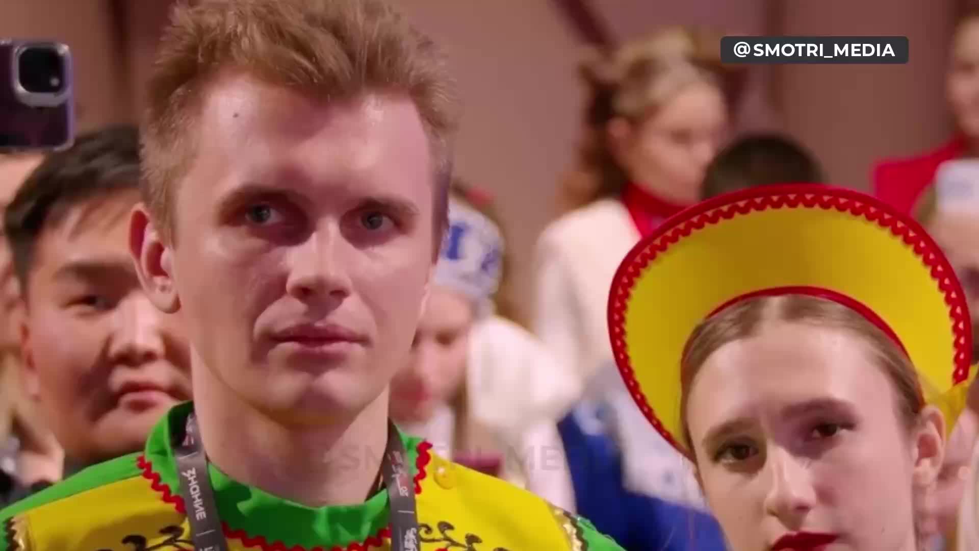 Открытие Года единства народов России: Путин и представители народностей на торжественной церемонии