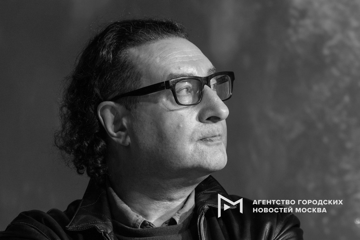 Скончался художественный руководитель «Электротеатра Станиславский» Борис Юхананов, ему было 67 лет. Об этом Агентству «Москва» сообщил ректор ГИТИСа Григорий Заславский.  Юхананов – автор десятков театральных постановок, ставил оперы, работал в кино и на телевидении, обладатель множества премий и наград.    «Москва»