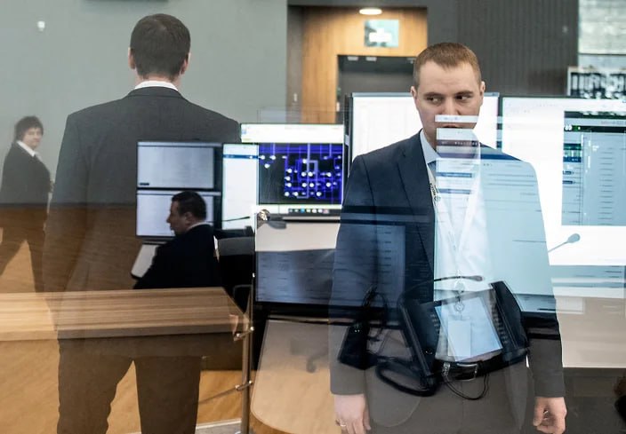 Число проектов российских IT компаний экспортируемых в страны Глобального Юга за первую половину 2025 года на 5 10 превысило показатель за весь 2024 год По данным ЦБ объем экспорта компьютерных услуг в первом полугодии превысил 1 2 млрд Наиболее востребованы проекты в сфере кибербезопасности финтеха и технологий для госсектора Рост экспорта обусловлен высокой конкуренцией на российском IT рынке считают аналитики jkinvest news jkinvest