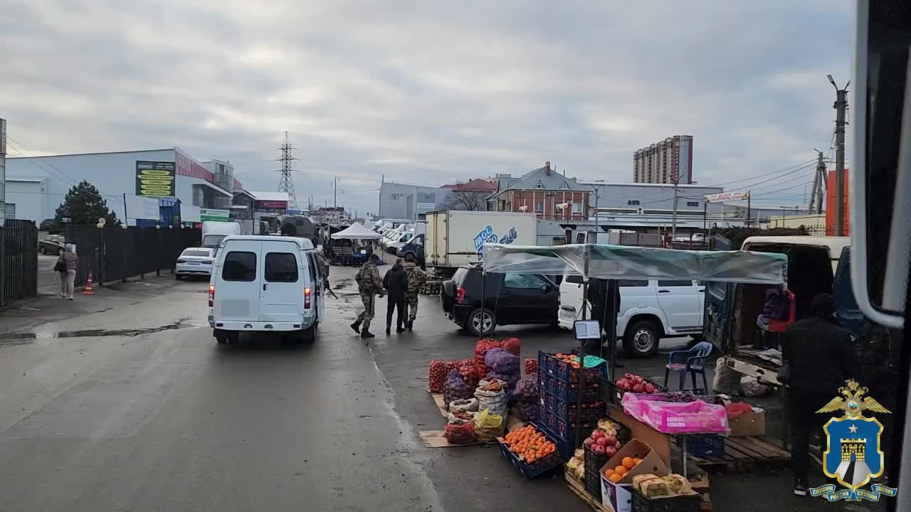 Проверка на Южном рынке в Ставрополе: 18 задержанных мигрантов и депортация