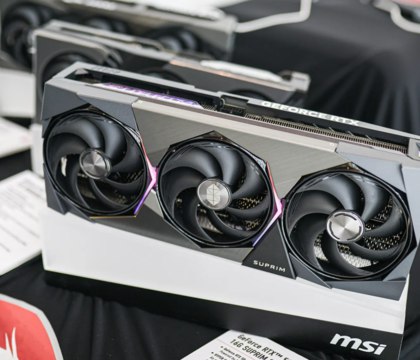 MSI подтвердила, что RTX 5090 и RTX 5080 будут в дефиците на старте  Китайское подразделение компании MSI подтвердило в социальных сетях слухи, что первые поставки видеокарт GeForce RTX 50 будут ограниченными. Информация касается китайского рынка, но вряд ли в других странах ситуация будет сильно лучше. Videocardz подчеркивает, что MSI стала первым партнером NVIDIA, который публично сообщил об ограниченных поставках RTX 50 на старте продаж.  Читать далее