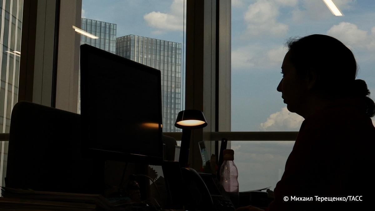 Аренда офисов в Москве подорожала на 26%, до конца года рост ставок не превысит инфляцию, рассказала ТАСС старший директор и руководитель департамента исследований и аналитики CMWP Полина Афанасьева. Она отметила, что показатель вырос до 28,1 тыс. рублей за кв. м в год. / Москва