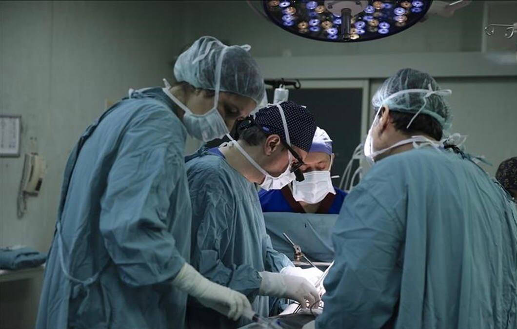 В Турции в 2025 году было выполнено 5 095 операций по пересадке органов Об этом свидетельствуют данные собранные корреспондентом Анадолу на основе информации Министерства здравоохранения В Турции функционируют высокомощные центры трансплантации оснащенные по мировым стандартам и действующие под руководством специалистов высокого уровня Центры трансплантации органов действующие по всей стране различаются в зависимости от типа медицинского учреждения и направления трансплантации