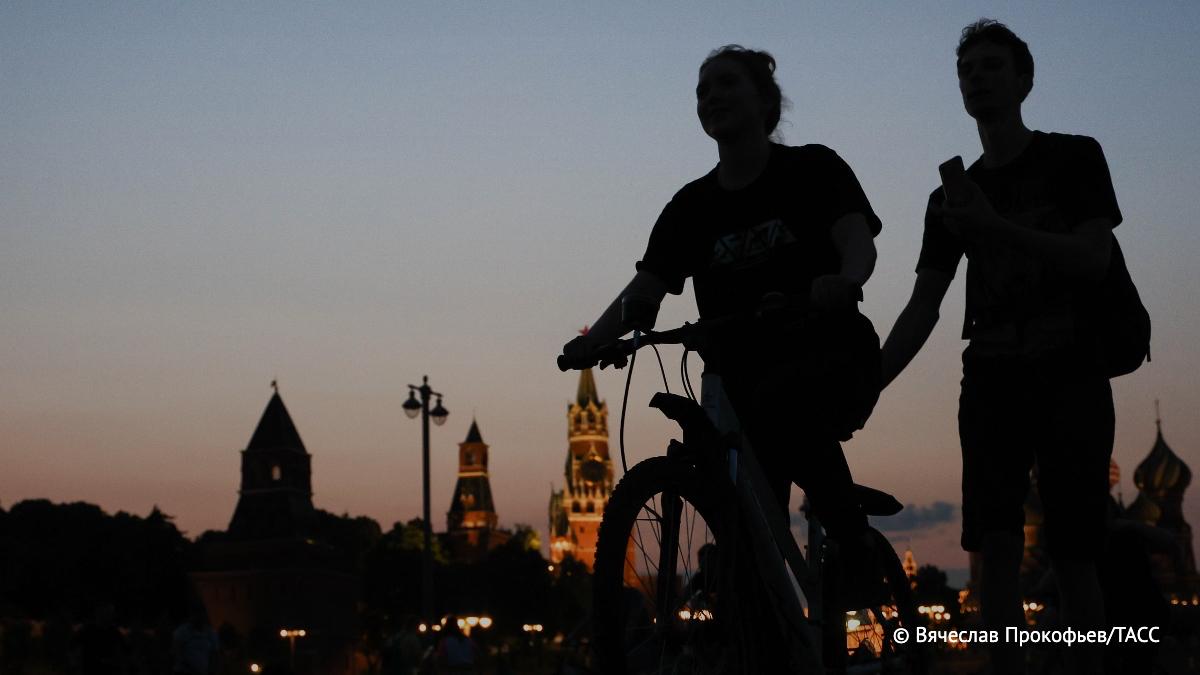 "Египетские ночи" отмечаются в Москве второе лето подряд. До конца недели значения будут в диапазоне 20-22 градусов, заявил ТАСС Вильфанд.     / Москва