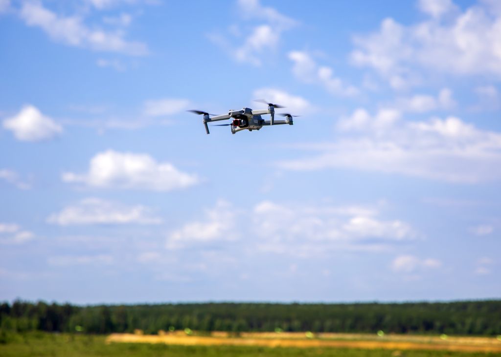 Проект метеодрона челябинского школьника вышел в финал всероссийского конкурса   gubernia74 ru articles society 1136900 всероссийского конкурса Я конструктор будущего За выход в финал боролись 160 проектов юных конструкторов По словам ученика челябинской школы 56 воспитанника детского технопарка Кванториум Никиты Голубицкого метеодрон может автономно подниматься на высоту до десяти километров снимать показания и передавать их в виде графиков   t me chgub