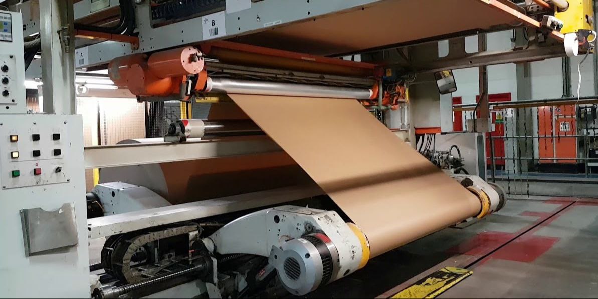 Hanrun Paper планирует вложить 500 млн в строительство завода по производству бумаги в Узбекистане Китайская компания Hanrun Paper ведет переговоры о строительстве комплекса по производству картона упаковочной и офисной бумаги в Самаркандской области Узбекистана сообщил региональный хокимият областная госадминистрация Ожидаемый объем инвестиций 500 млн Для строительства завода планируют использовать земельный участок площадью 50 гектаров на территории СЭЗ Ургут Предположительные сроки реализации проекта и производственные мощности предприятия региональные власти не озвучили но уточнили что этот завод станет крупнейшим подобным предприятием в Центральной Азии Читайте также Более 44 импорта бумаги поступает в Узбекистан из России 36 из Китая Logistan info Логистика Экономика