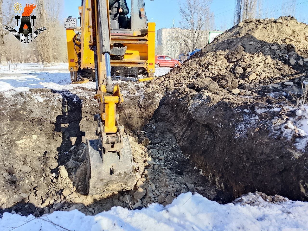 В Луганске стартовали работы по замене водовода на улице 50 лет обороны  При поддержке Москвы 1,5 км старых труб будут заменены на новые полиэтиленовые, что обеспечит надежное водоснабжение для более 3,5 тысяч жителей.  ————— Поддержите канал Подпиской на "Сыны Отечества" или Голосом за канал    подписаться   проголосовать   Наш проект в социальных сетях: Вконтакте, Одноклассники, Дзен, RuTube