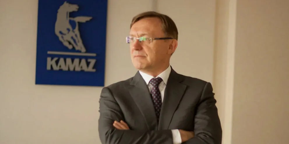 ЕС ввел санкции против: - главы КАМАЗа Когогина - страховой компании ВСК - судоходной компании «Волжское судоходство» Читать далее #SFIN #KMAZ