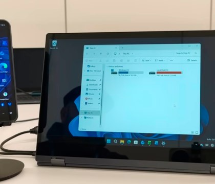 Представлен смартфон NexPhone который можно использовать как настольный ПК с Linux и Windows 11 Компания Nex представила смартфон NexPhone с поддержкой ПК режима и трех OC Android 16 Debian Linux и Windows 11 Аппарат поставляется с привычной Android а Linux доступен в виде приложения на которое можно переключиться в любой момент Windows 11 ставится вместе с Android в конфигурации с двойной загрузкой