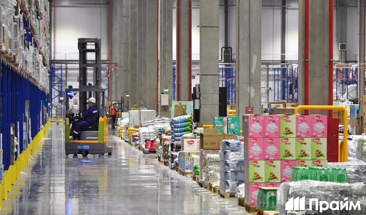 ЦБ предложил решение спора между банками и маркетплейсами пишут СМИ Регулятор предлагает перейти к открытой модели участия банков в программах скидок и создать универсальные условия на которых все финансовые организации могут представлять свои предложения на платформе говорится в публикации газеты Ведомости ЦБ по прежнему придерживается позиции согласно которой цены на товар не должны зависеть от того каким способом расплачивается покупатель Подписывайтесь на ПРАЙМ в MAX