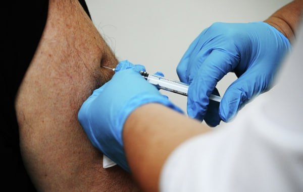 Кабмин расширит список инфекционных заболеваний при обследовании трудовых мигрантов Соответствующее предложение поддержал премьер министр Михаил Мишустин Мы договорились что правительство подготовит нормативные акты и расширит перечень заболеваний по которым будут проводиться обязательные исследования иностранных граждан которые планируют осуществлять трудовую деятельность заявила вице спикер Госдумы Ирина Яровая Подписаться на Говорит Москва Telegram VK MAX