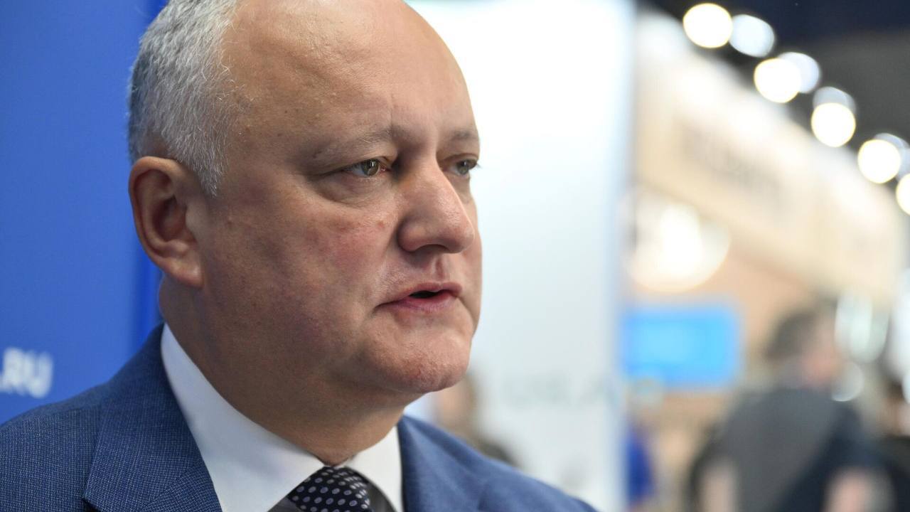 Председатель Партии социалистов Республики Молдова Игорь Додон сообщил, что получил повестку от полиции с требованием уплатить штраф за ношение георгиевской ленты в День Победы. НАШИ РЕСУРСЫ: Telegram Tik-tok YouTube RUTUBE