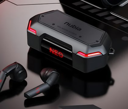 nubia представила бюджетные игровые TWS наушники CyberBuds за 28 с космическим дизайном Компания nubia представила в Китае беспроводные наушники CyberBuds для геймеров Новинка может похвастаться футуристичным инопланетным дизайном Ключевая особенность для геймеров технология FlashLink 2 0 которая по заявлению производителя обеспечивает сверхнизкую задержку звука на уровне 50 мс