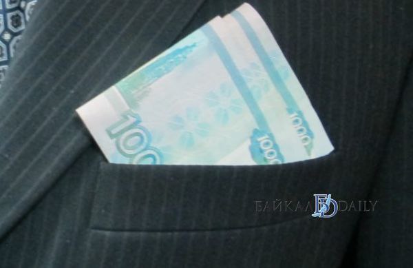 Бурятская транспортная прокуратура выявила взяточничество.   «Установлено, что в течение 2021-2024 годов работник коммерческой организации, занимающейся перевозками грузов, передавал госинспекторам Ространснадзора взятки за общее покровительство и незаконное бездействие», - сообщили в транспортной прокуратуре.   Сообщается, что в отношении юрлица возбуждено дело об административном правонарушении по ч. 1 ст. 19.28 КоАП РФ «Незаконное вознаграждение от имени юридического лица»