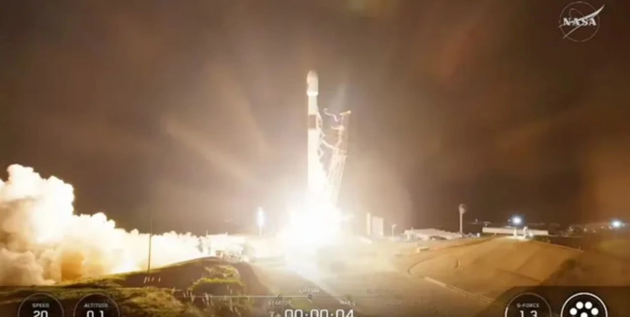 SpaceX в 500 й раз отправила в космос подержанную ракету на орбиту выведен мощный спутник На борту ракеты Falcon 9 в космос отправился спутник Sentinel 6B который будет наблюдать за океанами Земли В 500 й раз после запуска вернулась обратно первая ступень этой многоразовой ракеты Подробнее читайте в нашей рубрике Фокус Наука