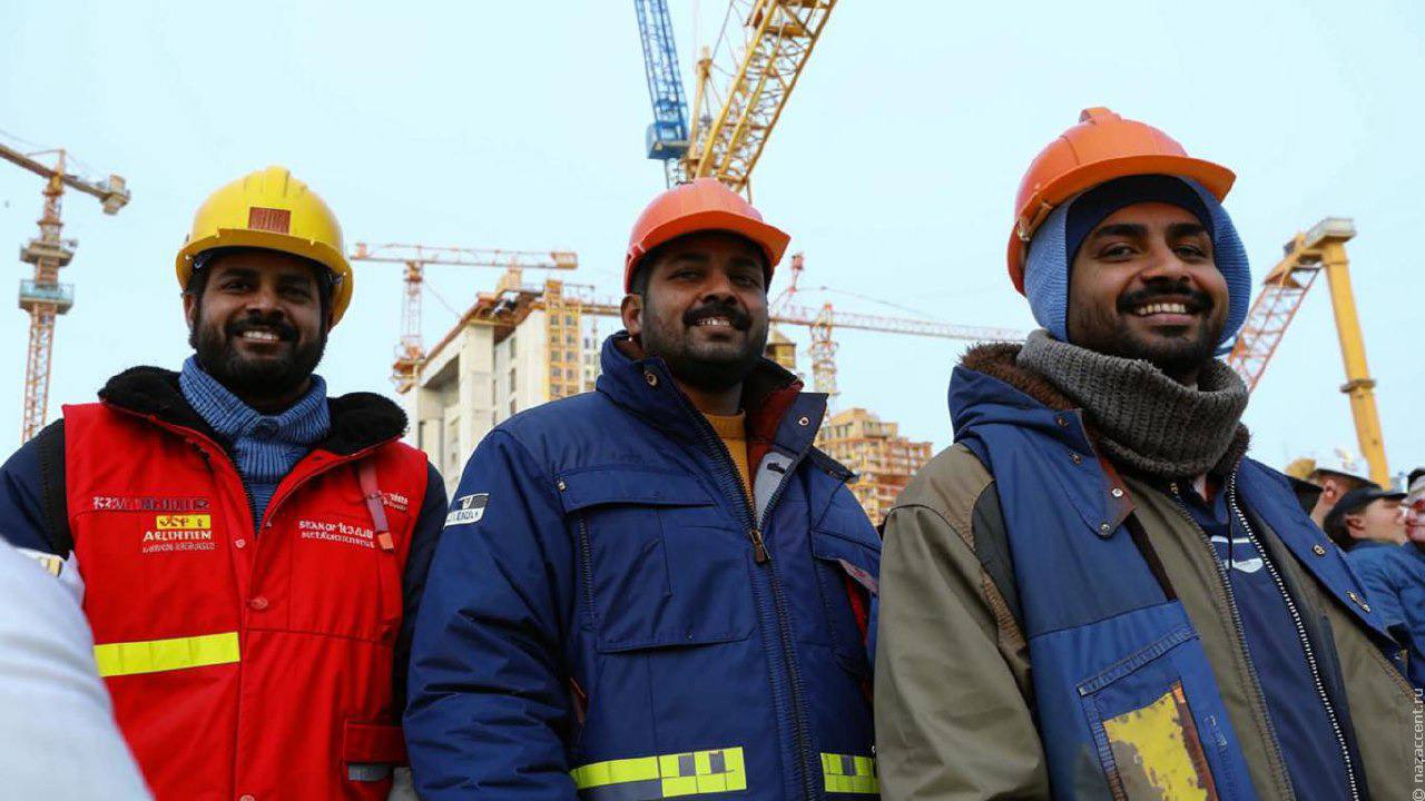 В Россию массово завозят индусов поскольку мигранты из Средней Азии подорожали заявили экономисты Мигранты из Бангладеша Китая и Индии готовы зарабатывать 700 800 в месяц тогда как граждане стран СНГ просят минимум 1000 отмечают эксперты Точка роста