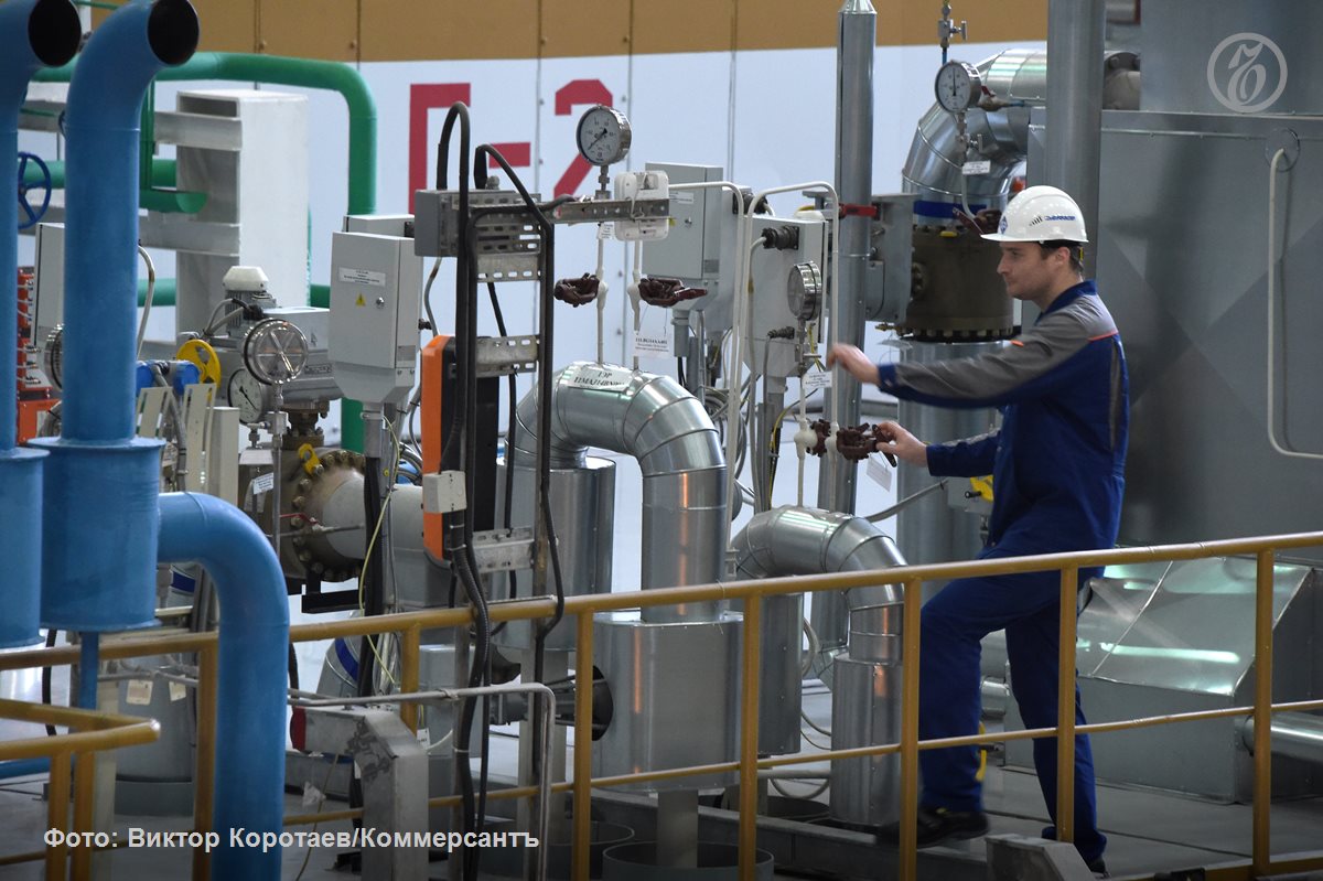 Проекты модернизации старых ТЭС снова столкнулись с низким интересом со стороны рынка На залповом отборе газовых турбин на 2029 2031 годы при предложении 5 ГВт отобрано всего 1 ГВт по стандартной программе модернизации ТЭС 1 72 ГВт из 2 ГВт Причиной слабой конкуренции могут быть не устроившие инвесторов ценовые параметры финансовые проблемы генерирующих компаний и низкая цена конкурентного отбора мощности не обеспечивающая приток инвестиций считают аналитики Подписывайтесь на Ъ Оставляйте бусты