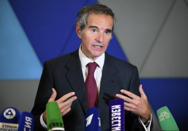 Аргентина выдвинула кандидатуру Рафаэля Гросси на пост генсека ООН Информацию об этом распространило внешнеполитическое ведомство страны Для меня честь и привилегия представить кандидатуру главы Международного агентства по атомной энергии на должность генерального секретаря Организации Объединённых Наций написал глава МИДа Аргентины Пабло Кирно в соцсети Х Он подчеркнул что весь мир признает заслуги Гросси на посту директора МАГАТЭ который он занимает шесть лет Министр добавил что на фоне новых вызовов ООН нуждается в реформах ради укрепления авторитета на международной арене Полномочия действующего генсека ООН Антониу Гутерриша истекают 31 декабря 2026 года В соответствии с устоявшейся практикой главу всемирной организации не выбирают из представителей постоянных членов Совбеза России Великобритании Китая США и Франции Подписаться на Говорит Москва Telegram VK MAX