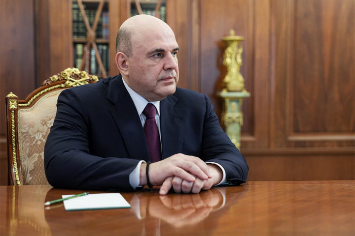 МИШУСТИН ВЫДЕЛИЛ БЮДЖЕТНИКАМ ХАКАСИИ ДЕНЬГИ НА ПОВЫШЕНИЕ ЗАРПЛАТ Средства поступят в 33 региона с высокой долей социально значимых расходов В их числе также Адыгея Бурятия Мордовия Тыва Алтайский Забайкальский и Ставропольский края Астраханская Костромская Орловская Псковская Томская и Ульяновская области Правительство частично компенсирует Хакасии допрасходы на повышение оплаты труда работников бюджетной сферы в январе феврале 2026 года с учетом нового более высокого МРОТ Так что бюджетники в Хакасии пока могут быть спокойны получат они зарплату на 6 с лишним тысяч руб больше с Нового года Фото Российская газета МРОТ правительство РФ