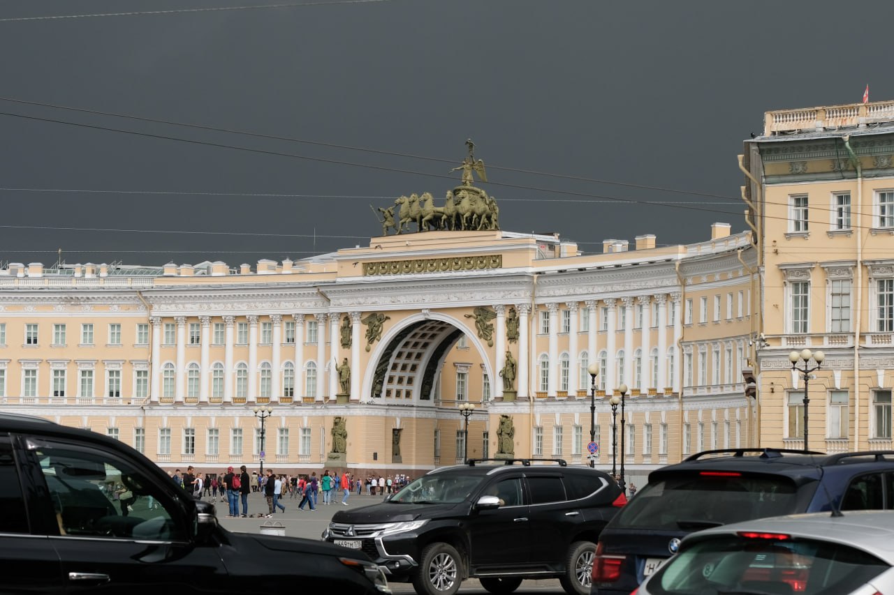 Погода в Петербурге ухудшается: надвигается ливень Экстренной новостью поделились в МЧС: днем на город местами обрушится сильный дождь. Каким районам не повезет - пока загадка. : Артем Килькин / КП : СПб — отдай свой буст нам