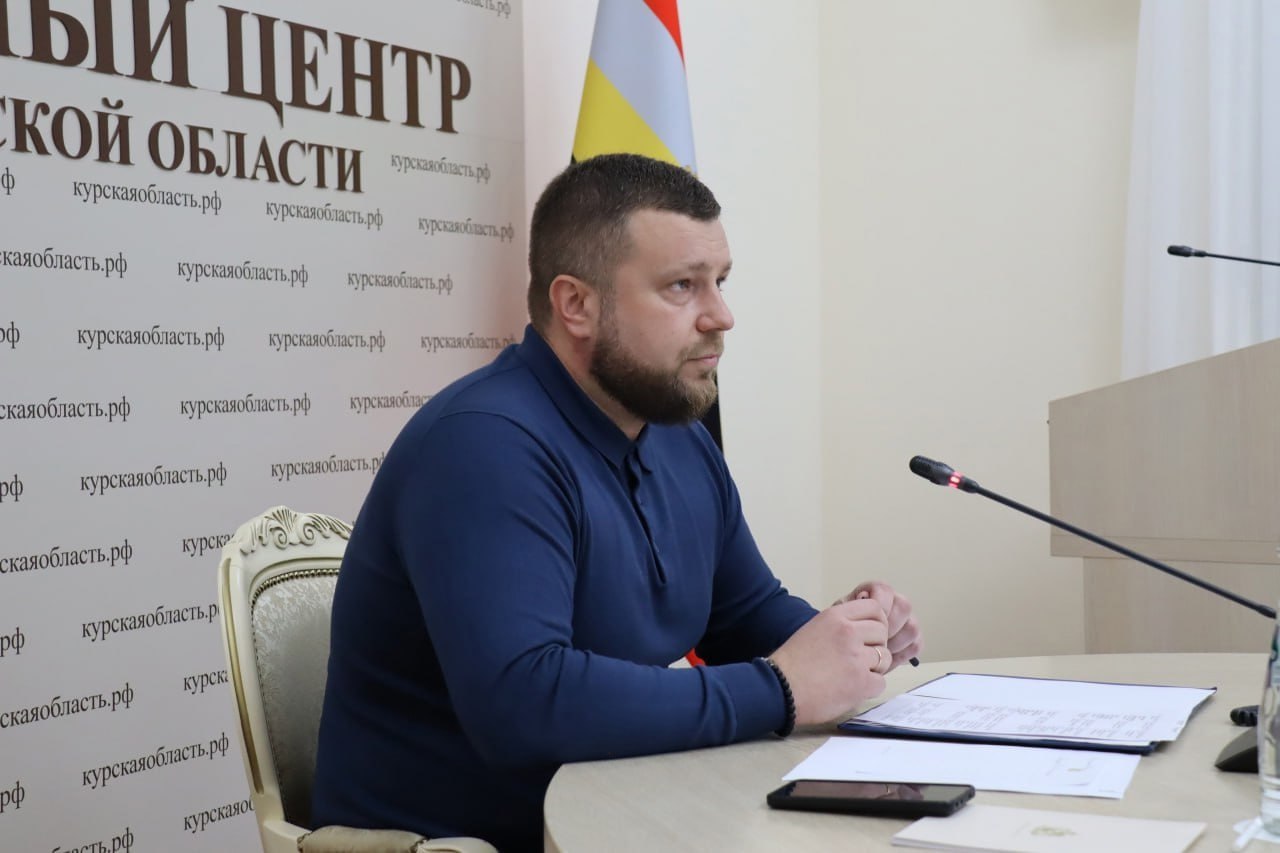 Более 30 тысяч заявлений на выдачу жилищных сертификатов принято от временно покинувших свои дома жителей курского приграничья, всего реализовано около 4 тысяч сертификатов, сообщил врио заместителя председателя правительства Курской области Евгений Лобов. Ранее Хинштейн сообщал, что проживавшие на временно захваченных территориях Курской области граждане нуждаются в особом отношении и подходе, они будут включены в льготную очередь на получение жилищных сертификатов.