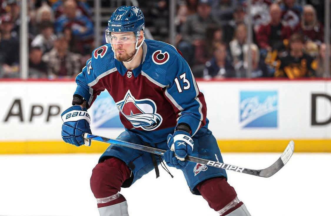 Валерий Ничушкин получил травму нижней части тела Нападающий Колорадо Эвеланш из НХЛ Валерий Ничушкин в недавнем метче против Анахайм Дакс получил травму нижней части тела Об этом сообщил корреспондент Бейли Кертис у себя в соцсетях В своем посте журналист сослался на авторитетный источник главного тренера лавин Джареда Беднара Также со слов Кертиса степень серьезности травмы Ничушкина станет известна лишь в среду после результатов медобследования Читать полностью