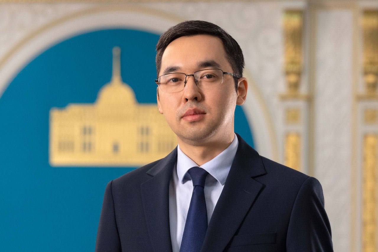 Указом Главы государства Руслан Султанулы ЖЕЛДИБАЙ назначен помощником Президента Республики Казахстан Пресс секретарём Президента он освобожден от ранее занимаемой должности Руслан Желдибай вновь назначен помощником президента пресс секретарем президента С февраля этого года он был советником президента до этого в течение полутора лет занимал должность помощника президента по вопросам внутренней политики и коммуникациям Власть Подпишись на prokadrykz