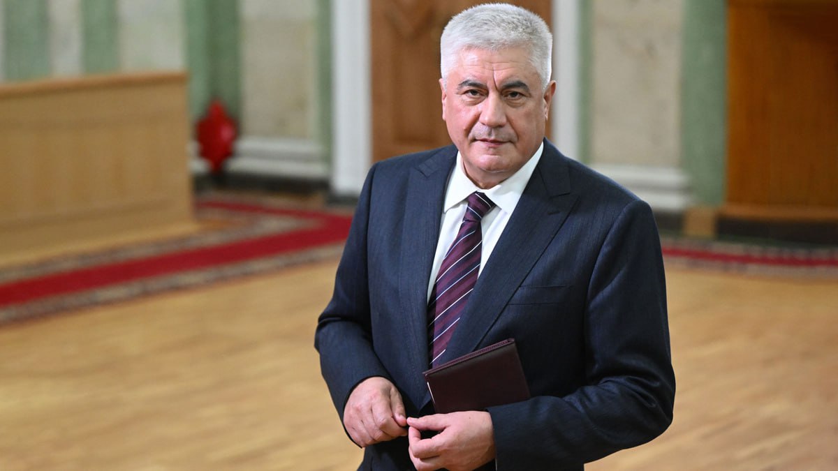 Из России выдворили 72 тысячи иностранцев в 2025 году за нарушение законов Об этом сообщил глава МВД Владимир Колокольцев По его словам могли бы депортировать и в десять раз больше если бы финансирование позволяло