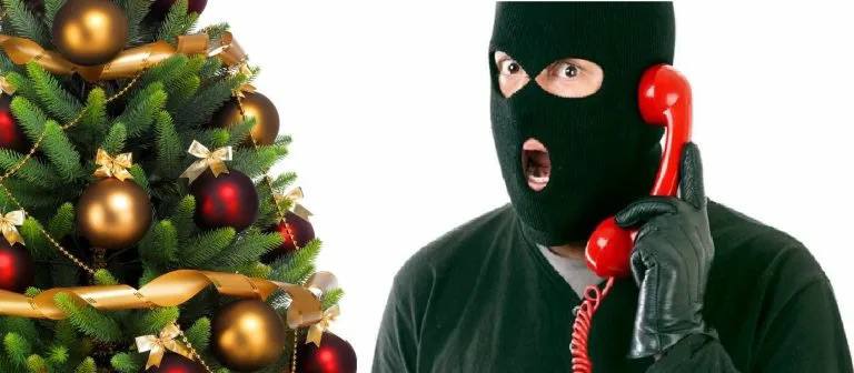 Мошенники массово активизируются перед Новым годом обещая мнимые выплаты и подарки от властей чтобы под предлогом социальной помощи получить данные банковских карт BOOMBU T