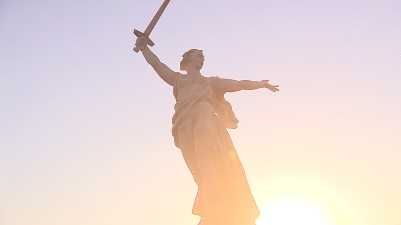 Звания Лауреат премии Волгоградской области в сфере науки и техники в 2025 году удостоены шесть научных коллективов Сразу в трех номинациях отмечены коллективы ВолгГТУ Премия также присуждена коллективам ВГСПУ ВолгГМУ ВолГАУ Награждение победителей состоится в 2026 году сообщили в пресс службе обладминистрации Подписаться Перейти на сайт MAX