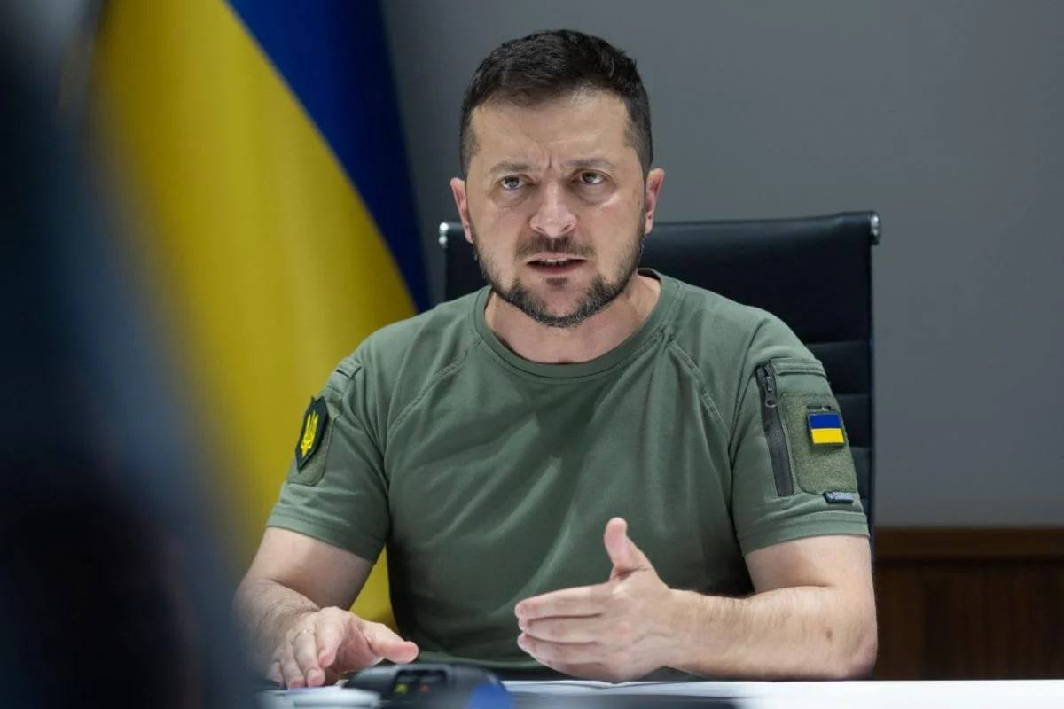 ‼ Зеленский считает бессмысленным продолжение стамбульских встреч на уровне, не приводящем к решениям. Украина выходит из переговоров Также он добавил, что Украина «не воспринимает всерьёз меморандум РФ» с условиями перемирия и мира, «поскольку это ультиматум» Подписаться: Обратная связь: Чат для общения