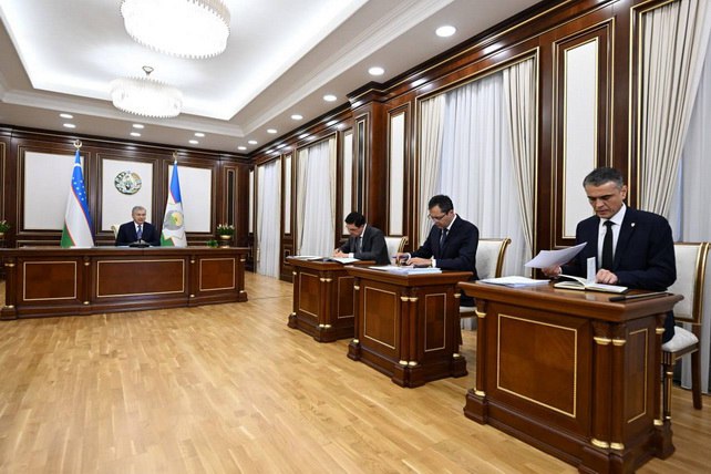 Мирзиёев обсудил меры по сдерживанию инфляции и росту экономики Президент Узбекистана Шавкат Мирзиёев был проинформирован о ходе реализации мер по сдерживанию инфляции и обеспечению макроэкономической стабильности а также о ключевых задачах на 2026 год English O zbek tilida Ўзбек тилида На русском iOS Android