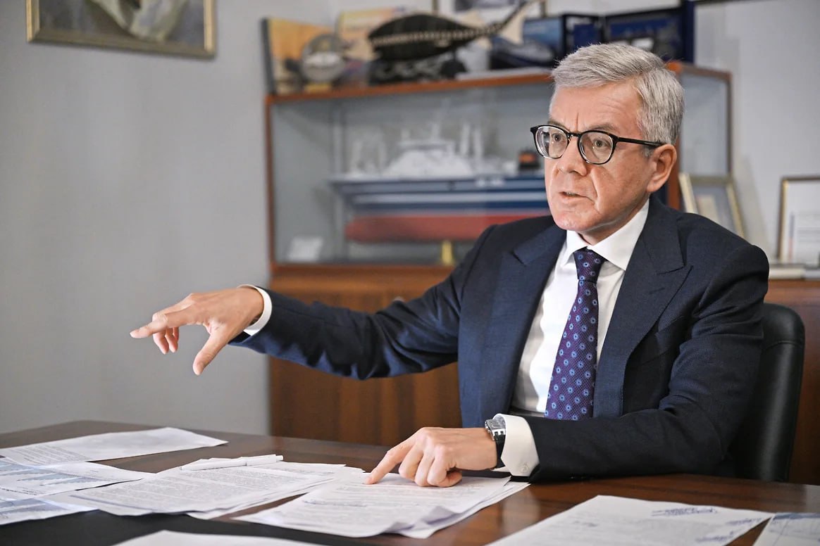 После периода спада экспорт российской рыбы начал восстанавливаться объем поставок вырос по всем ключевым направлениям в том числе в страны Европы Президент Всероссийской ассоциации рыбохозяйственных предприятий промышленников и экспортеров ВАРПЭ Герман Зверев в интервью Ъ рассказал о влиянии на индустрию санкций резком сокращении промысла трески и перспективах биржевой торговли рыбой Читайте интервью на сайте Ъ Глеб Щелкунов Коммерсантъ Ъузнал