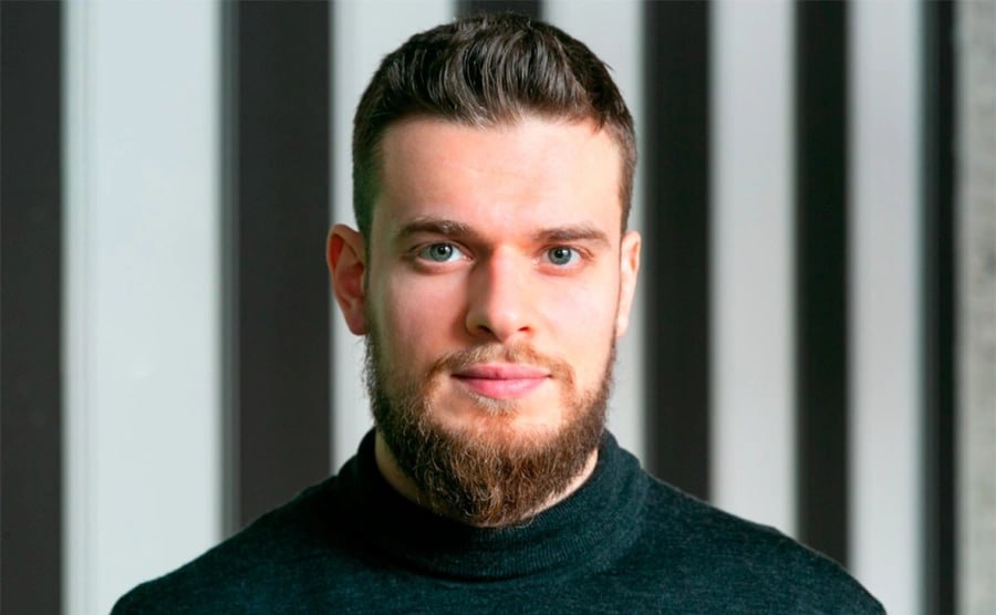 Владимир Тодоров покидает «Ленту.ру» ради работы в Okko Главный редактор «Ленты.ру» Владимир Тодоров, возглавлявший издание с 2017 года, покидает свой пост. Он намерен сосредоточиться на работе в онлайн-кинотеатре Okko, сообщает РБК. В холдинге Rambler&Co, владеющим «Лентой.ру», подтвердили эту информацию. Там отметили, что исполняющим обязанности главреда станет исполнительный директор холдинга по медиа Андрей Цыпер. Сам Тодоров заявил, что планирует «посвящать больше усилий продюсированию как документальных, так и других проектов в сфере кино». Подписывайтесь