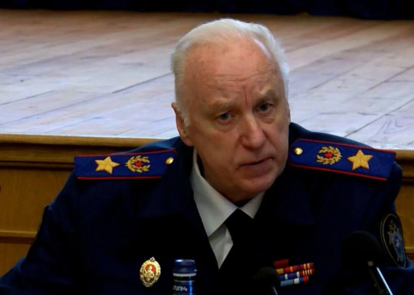 Александр Бастрыкин потребовал выдать лекарство двухлетнему ребенку-инвалиду в Ростовской области  Председатель Следственного комитета Российской Федерации потребовал провести проверку из-за ненадлежащего медицинского обеспечения ребенка-инвалида в Ростовской области.  В СК обратилась жительница станицы Кагальницкой, которая рассказала, что ее двухлетнему ребенку-инвалиду не выдали жизненно необходимый медикамент. Сотрудники профильных структур не провели закупку вовремя, семье предложили аналоги.   Несмотря на вынесение судом решения в пользу ребенка, до настоящего времени лекарством он не обеспечен. Следователи начали процессуальную проверку.   Новости №1 в Ростове  Прислать новость/фото