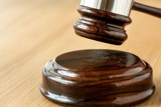 В Амурской области действовала ОПГ которая обманывала покупателей сои и пшеницы Общий ущерб потерпевшим составил 38 миллионов рублей Против четверых человек возбудили уголовные дела по статьям 159 УК РФ мошенничество 173 1 УК РФ незаконное образование юридического лица совершенное группой лиц по предварительному сговору и 187 УК РФ неправомерный оборот средств платежей ПОДРОБНЕЕ ЗДЕСЬ