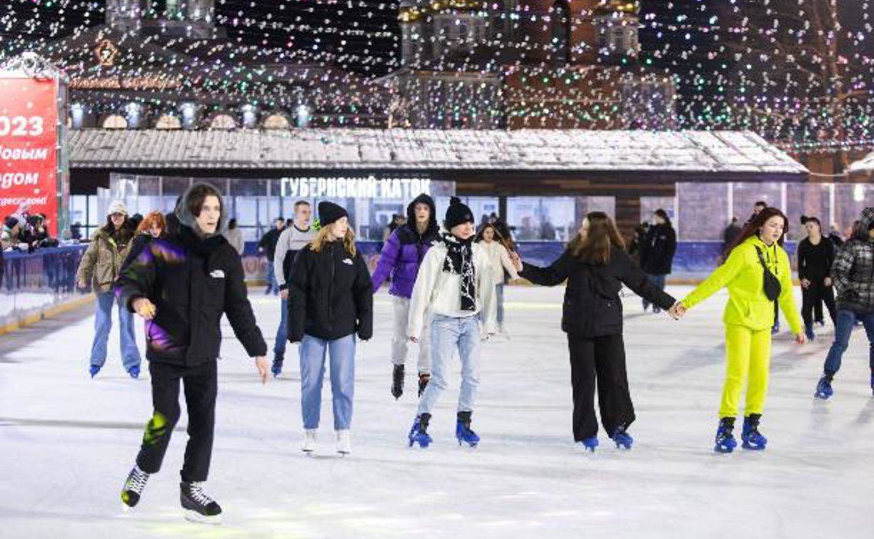Губернский каток на площади Ленина откроется 5 декабря В этот день запланировано торжественное открытие новогодней ёлки и ярмарочных рядов   Подписаться на канал Написать нам