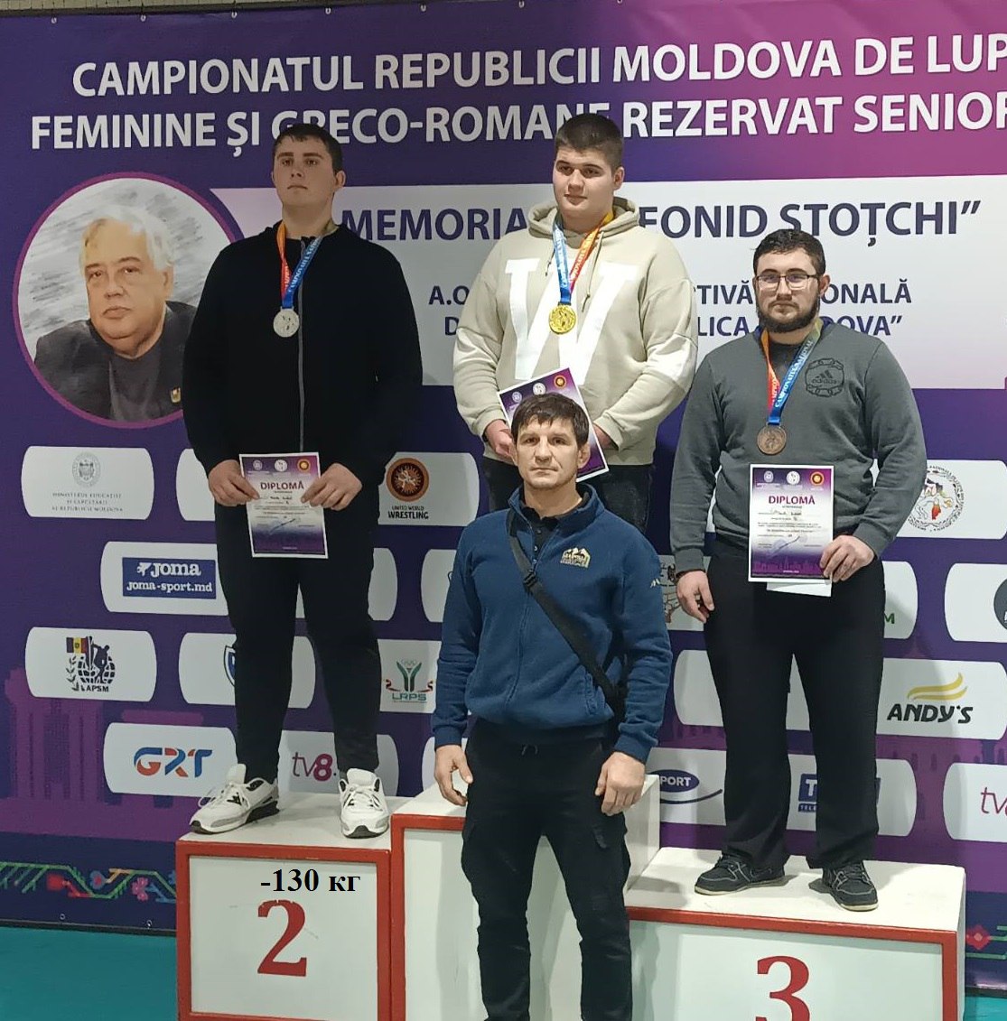 Тираспольские борцы заняли 1 командное место на чемпионате Молдавии U23   Чемпионат по трем видам борьбы проходил в Кишиневе. В турнире по греко-римской борьбе тираспольская команда заняла 1 место. В весе   -97кг  весь подиум приднестровский: Роман Балкивский, Александр Плешкан, Дмитрий Димитраш. Победителем стал и Егор Жеков  -130кг .   Бронзу завоевали: В.Ляшенко, Т.Вазири  Бендеры , Д.Дубленко, С.Никора, Д.Зубков. В турнире по вольной борьбе чемпионом стал выпускник Тираспольской СДЮШОР борьбы и бокса Александр Гайдарлы  -70 кг .    Победители в марте выступят на чемпионате Европы в Албании. Для приднестровских борцов участие проблематично, поездка для них возможна только за свой счет.